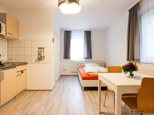 Studio zur Miete Wohnen auf Zeit 990 € 1 Zimmer 25 m² frei ab 05.07.2026 Erwin-Bälz-Straße Degerloch Stuttgart 70597