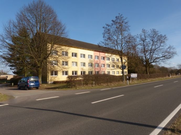 Wohnung zur Miete 696 € 9 Zimmer 116 m²<br/>Wohnfläche 1.<br/>Geschoss ab sofort<br/>Verfügbarkeit Tessenow Tessenow 19376