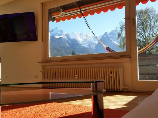 Wohnung zur Miete 1.250 € 2,5 Zimmer 86 m² Geschoss 2/3 frei ab 01.04.2026 Achenfeldstraße 11 Garmisch Garmisch-Partenkirchen 82467