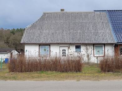 Doppelhaushälfte zum Kauf 49.000 € 3 Zimmer 60 m² 1.156 m² Grundstück Dorfanger 4 Warlitz Warlitz 19230