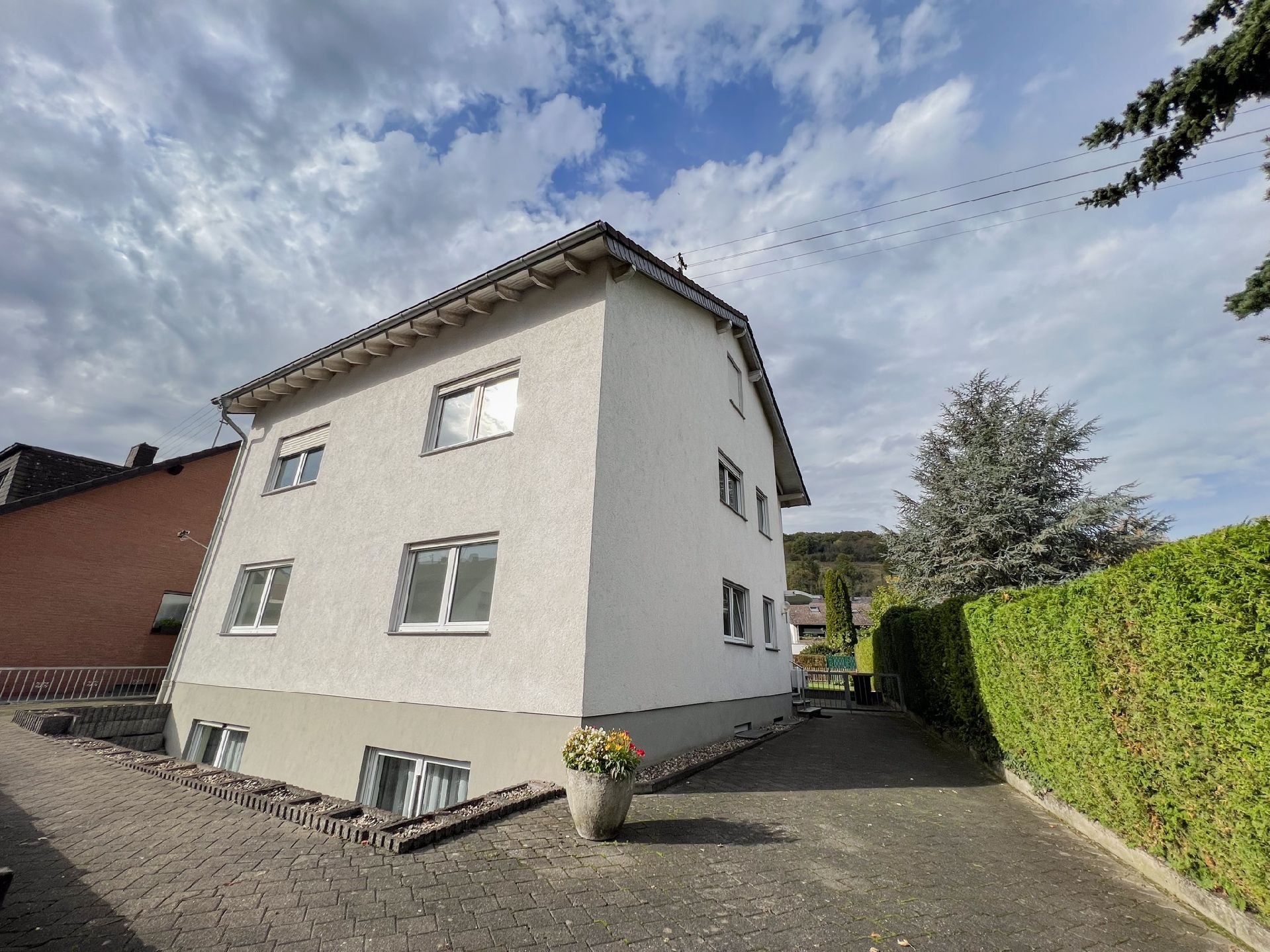 Mehrfamilienhaus zum Kauf 589.000 € 8 Zimmer 184 m²<br/>Wohnfläche Westum Sinzig 53489