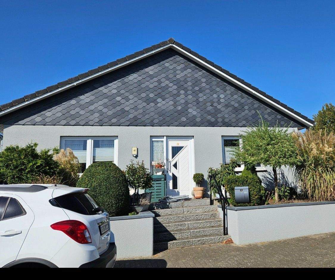 Immobilie in Holthusen - Schöner Bungalow mit zwei Wohneinheiten - Bild 0