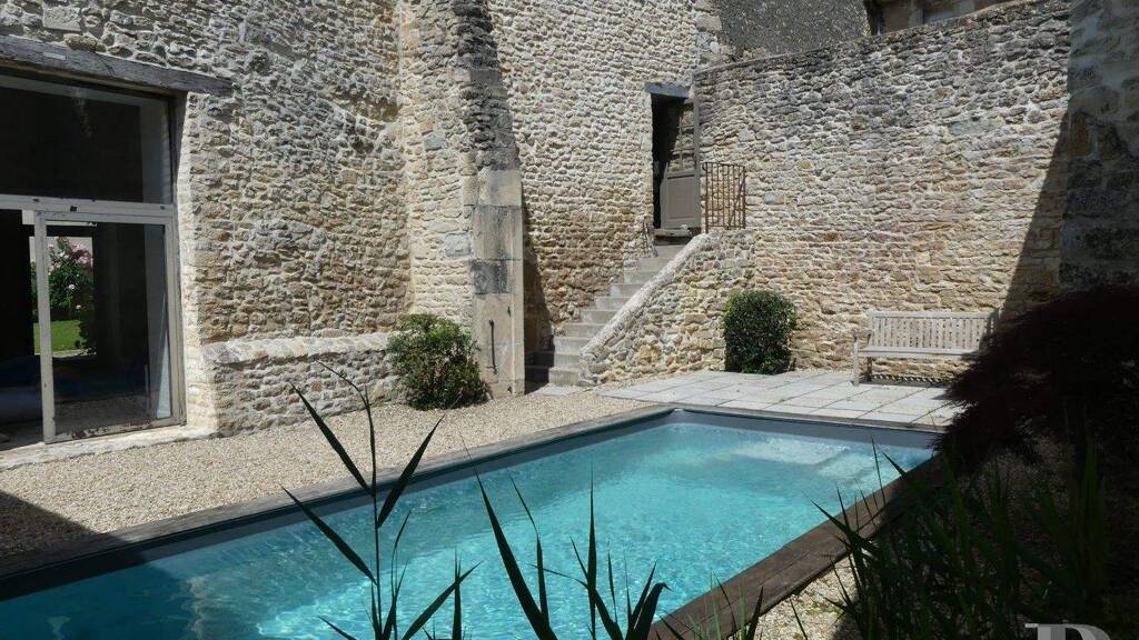 Reihenmittelhaus zum Kauf 490.000 € 9 Zimmer 320 m² 913 m² Grundstück Varzy 58210