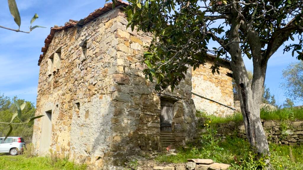 Rustico zum Kauf 135.000 € 4 Zimmer 74 m² 7.172 m² Grundstück frei ab sofort Dolceacqua 18035