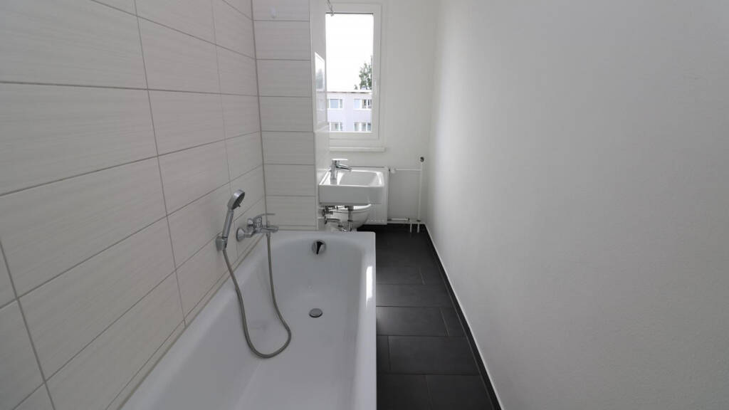 Wohnung zur Miete 449 € 3 Zimmer 63,5 m² 2. Geschoss Tschaikowskistraße 22 Freiberg 09599