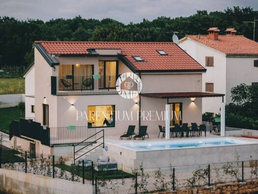 Haus zum Kauf 699.000 € 3 Zimmer 200 m² Luka