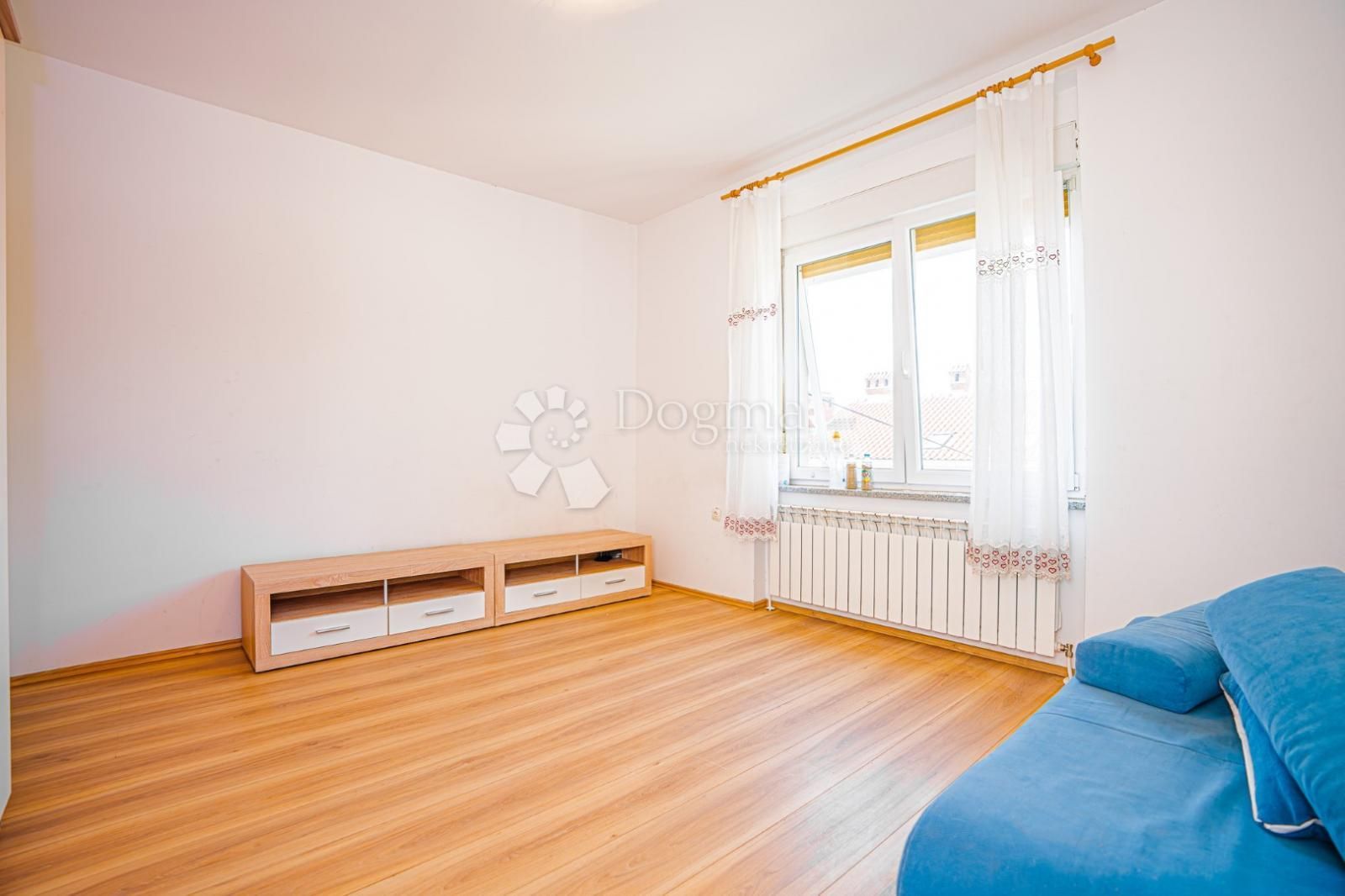 Haus zum Kauf 770.000 € 8 Zimmer 263 m²<br/>Wohnfläche 486 m²<br/>Grundstück Bulevard 51000