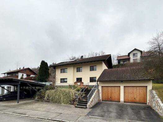 Mehrfamilienhaus zum Kauf 466.000 € 9 Zimmer 265 m² 757 m² Grundstück frei ab sofort Stallwang 94375