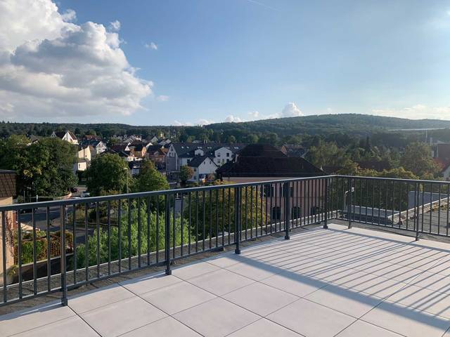 Wohnung zur Miete 700 € 5 Zimmer 160 m²<br/>Wohnfläche ab sofort<br/>Verfügbarkeit Lenzhahner Weg Niedernhausen Niedernhausen 65527