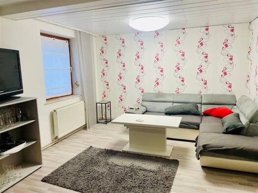 Mehrfamilienhaus zum Kauf 162.900 € 10 Zimmer 282 m² 678 m² Grundstück frei ab 01.03.2026 Gieselwerder Wesertal 34399