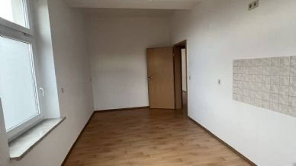 Wohnung zur Miete 350 € 2 Zimmer 70 m² 3. Geschoss frei ab sofort Zeitz 06712