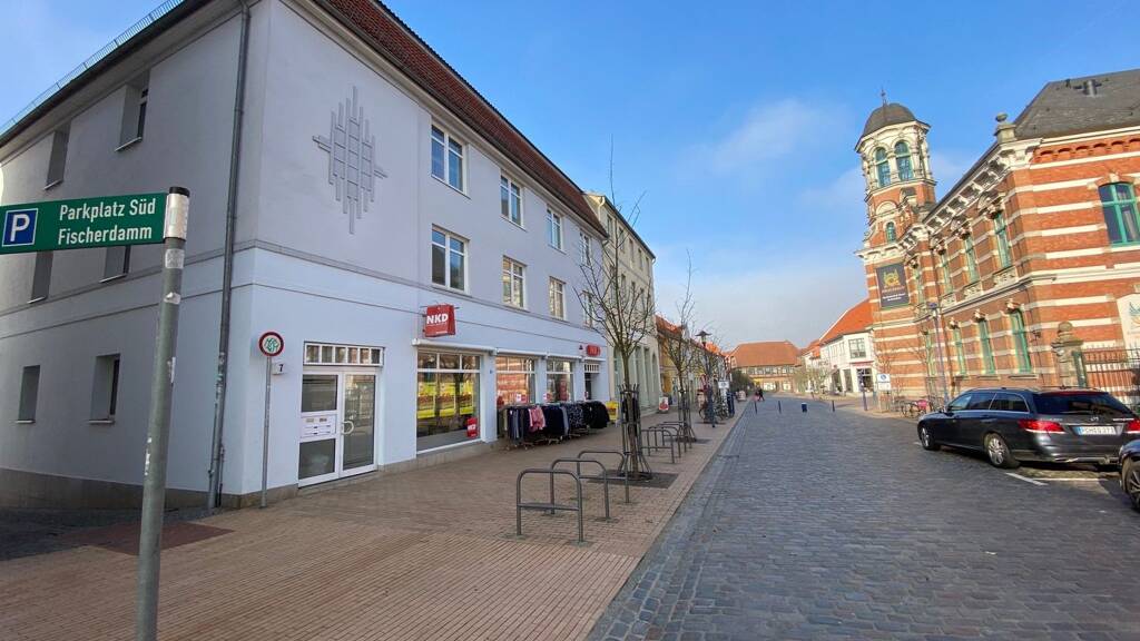 Büro zur Miete 840 € 6 Zimmer Parchim 19370