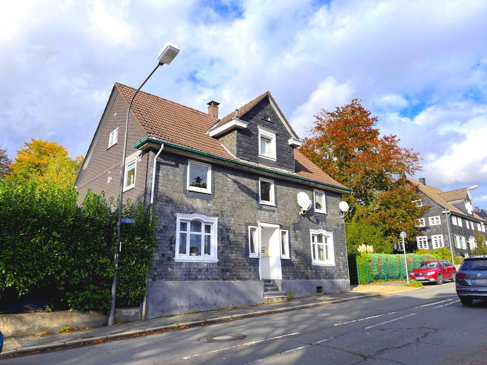 Mehrfamilienhaus zum Kauf 265.000 € 8 Zimmer 199,7 m²<br/>Wohnfläche 546 m²<br/>Grundstück Wermelskirchen Wermelskirchen 42929