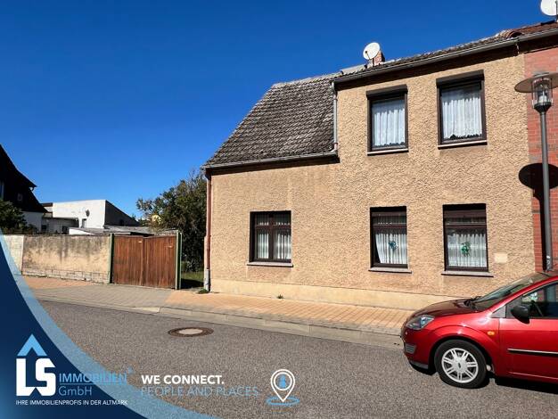 Doppelhaushälfte zum Kauf 99.000 € 4 Zimmer 140 m² 1.250 m² Grundstück Osterburg Osterburg (Altmark) 39606