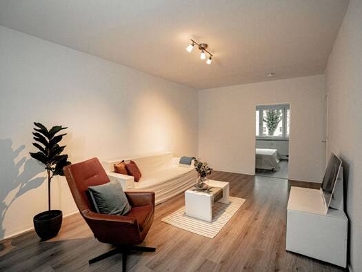 Wohnung zur Miete 375 € 3 Zimmer 68,3 m² EG frei ab sofort Kretschmerstraße 16 Lusan Gera 07549