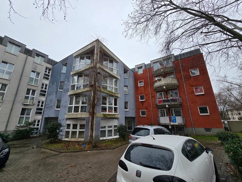 Wohnung zur Miete nur mit Wohnberechtigungsschein 453,84 € 2 Zimmer 70,2 m²<br/>Wohnfläche 13.11.2024<br/>Verfügbarkeit Rathenower Str. 9 Hassels Düsseldorf 40599