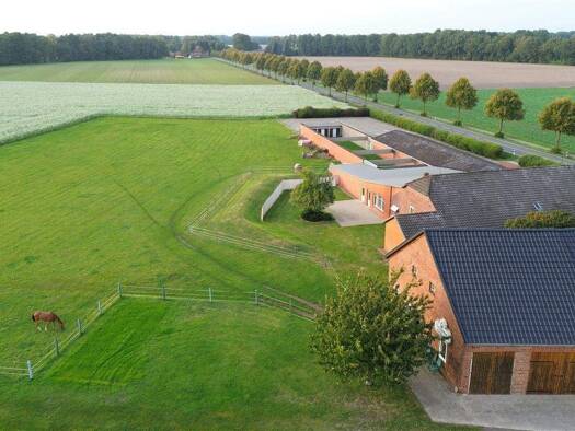 Land-/Forstwirtschaft zum Kauf 18.603 m² Grundstück Eydelstedt 49406