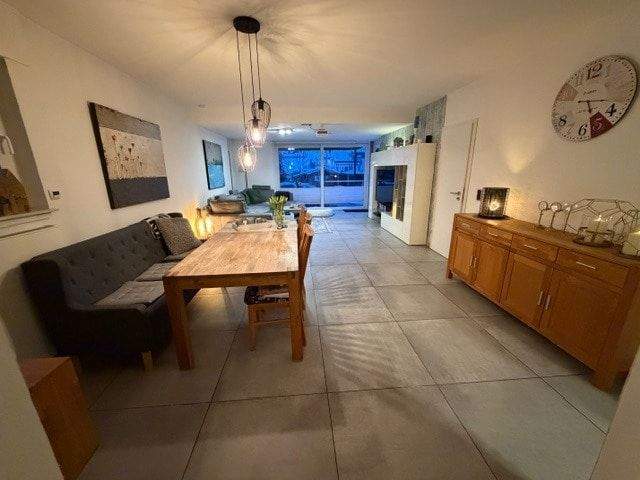 Immobilie in Ahlen - Attraktives Dreifamilienhaus mit großem Grundstück in ruhiger Wohnlage ! - Bild 2