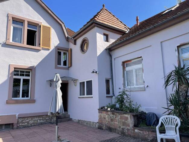 Villa zum Kauf provisionsfrei 720.000 € 10 Zimmer 214 m² 5.755 m² Grundstück Gersheim Gersheim 66453