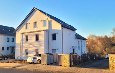 Wohnung zur Miete 970 € 3 Zimmer 85,6 m² frei ab 01.04.2025 Hainbrunnenstrasse 43 Forchheim Forchheim 91301