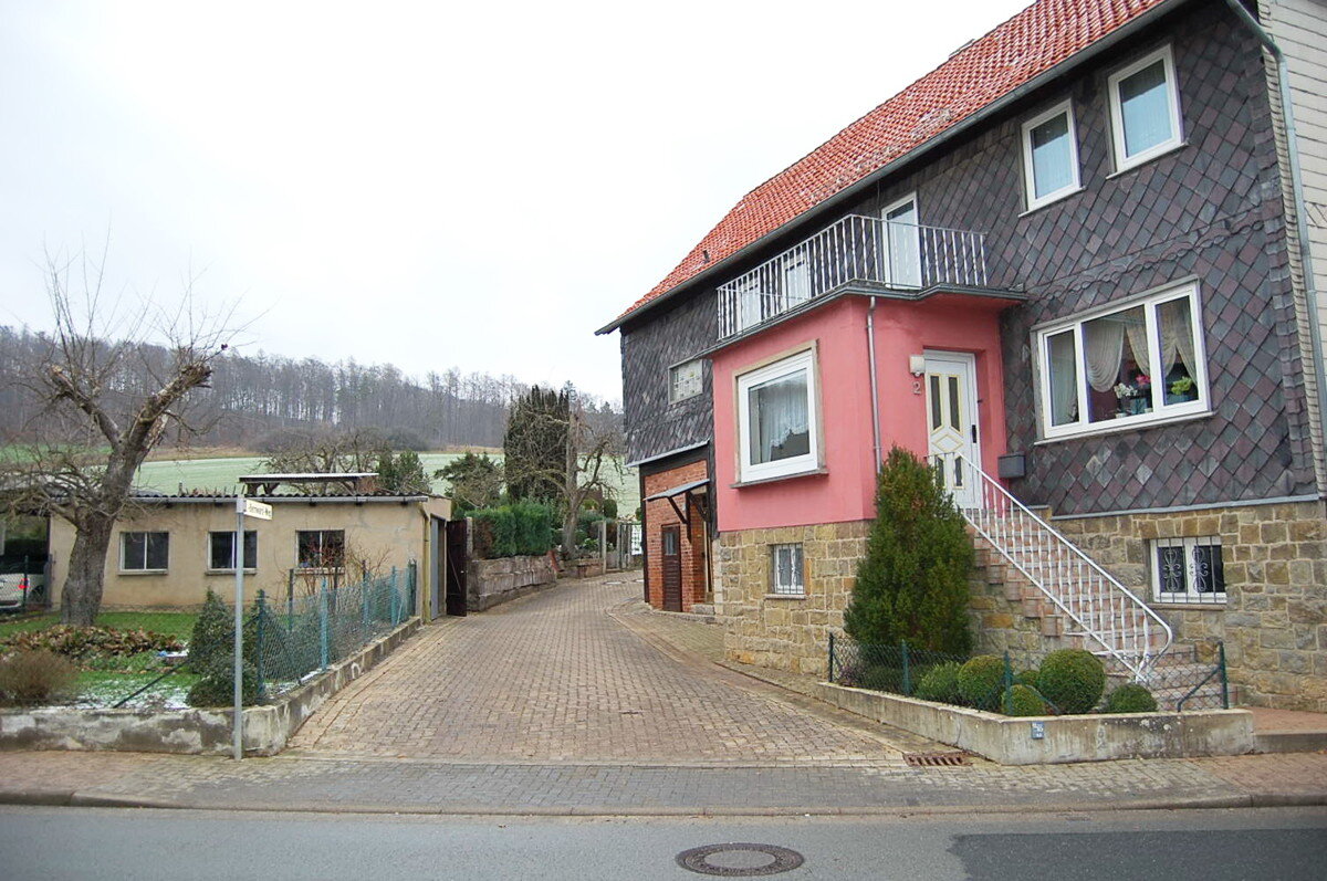 Einfamilienhaus zum Kauf 118.000 € 7 Zimmer 172 m²<br/>Wohnfläche 1.363 m²<br/>Grundstück ab sofort<br/>Verfügbarkeit St. Bernward Straße 2 Everode 31085