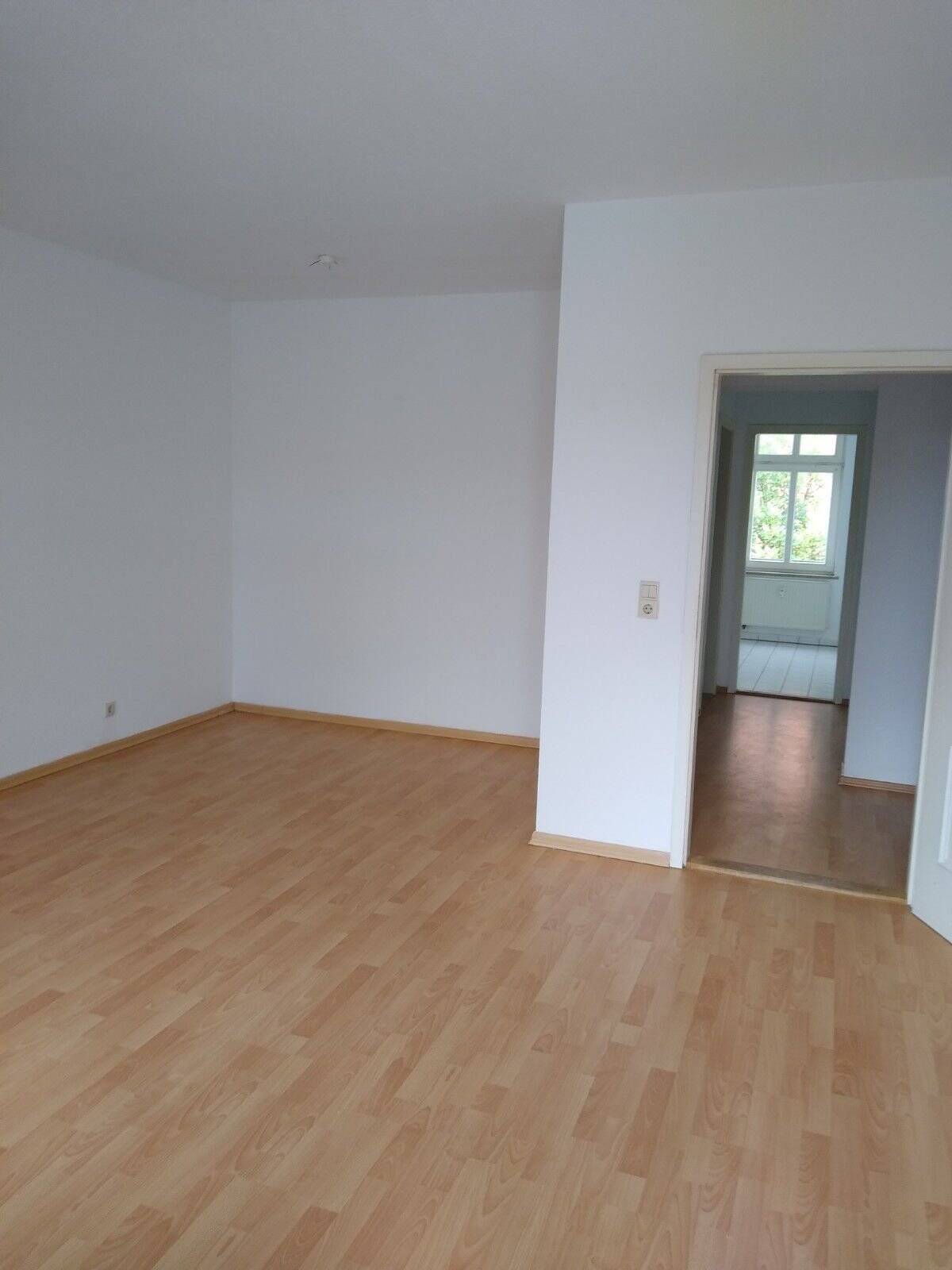 Schöne 2 Raum WG Wohnung mit Balkon in ruhiger Lage von Chemnitz – Kanalstraße, 9113 Chemnitz – Vorschaubild 2