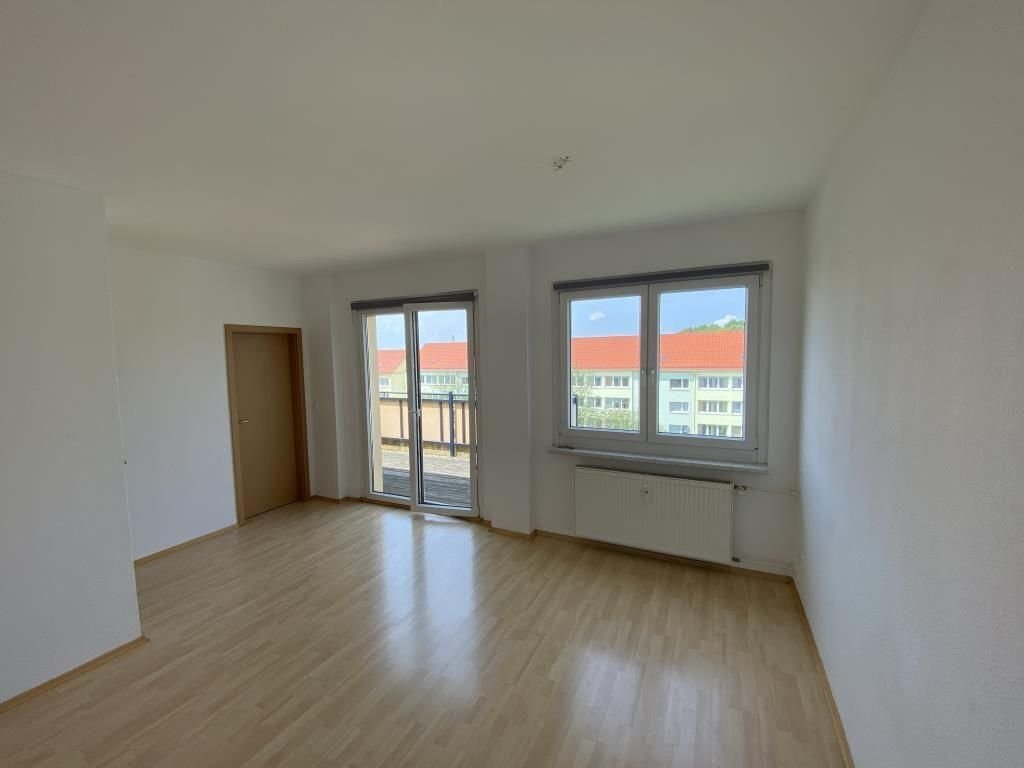 Wohnung zur Miete 250 € 1 Zimmer 33 m²<br/>Wohnfläche 4.<br/>Geschoss ab sofort<br/>Verfügbarkeit Limbach-Oberfrohna Limbach-Oberfrohna 09212