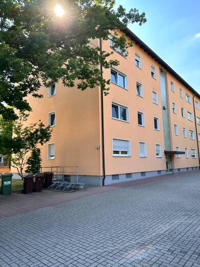 Wohnung zur Miete 925 € 3 Zimmer 74 m² Geschoss 1/3 frei ab 01.08.2025 Feucht Feucht 90537