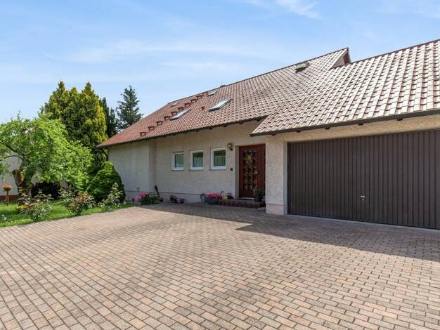 Einfamilienhaus zum Kauf 495.000 € 6 Zimmer 140 m² 1.525 m² Grundstück Bindlach Bindlach 95463