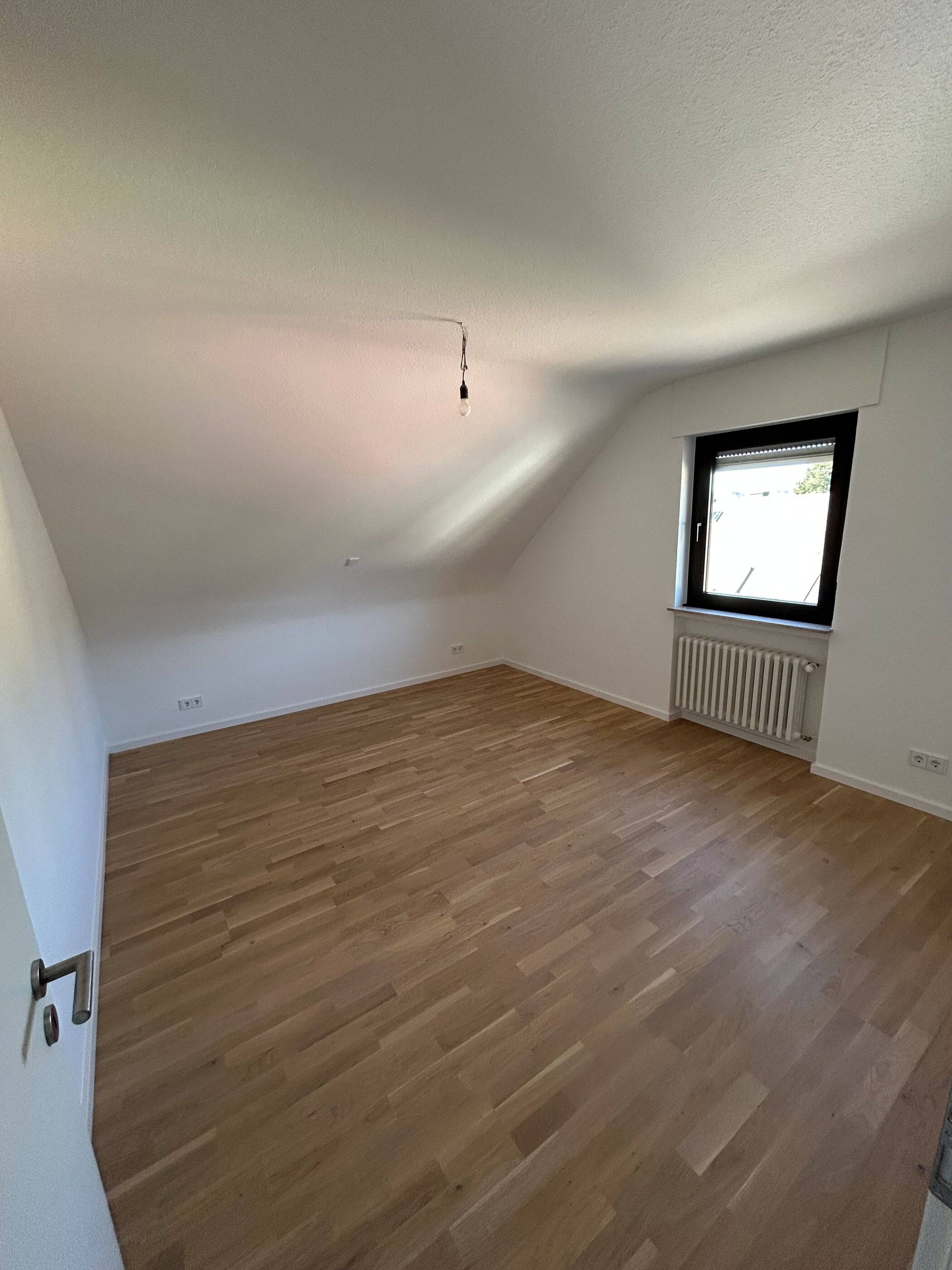 Große DG Wohnung mit Balkon und Garage in Trier-Ruwer! Erstbezug nach Renovierung! – Trier – Vorschaubild 7