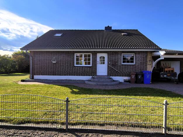 Einfamilienhaus zur Miete 1.350 € 3 Zimmer 100 m² 1.161 m² Grundstück frei ab 15.10.2026 Großenaspe Großenaspe 24623