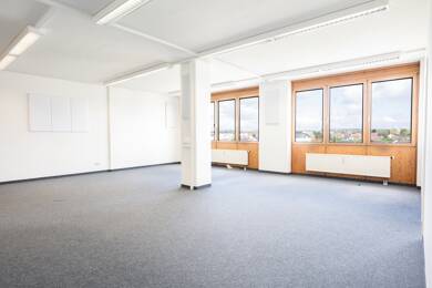 Bürofläche zur Miete 8,50 € 2 Zimmer 131 m² Bürofläche Ramtel Leonberg 71229