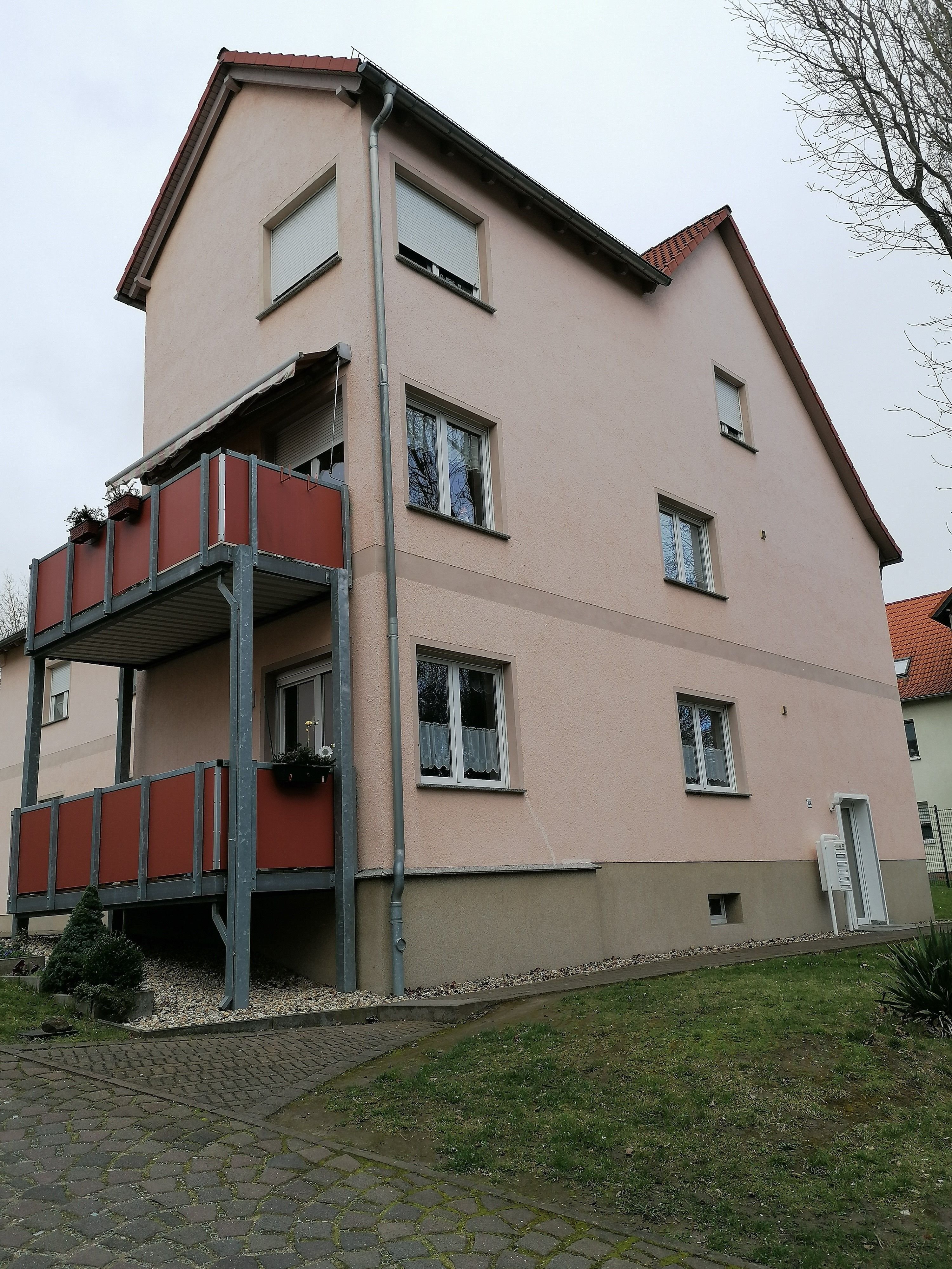 Wohnung zur Miete 350 € 2 Zimmer 56 m²<br/>Wohnfläche EG<br/>Geschoss 01.10.2024<br/>Verfügbarkeit An der Röße 10 Bernburg Bernburg 06406