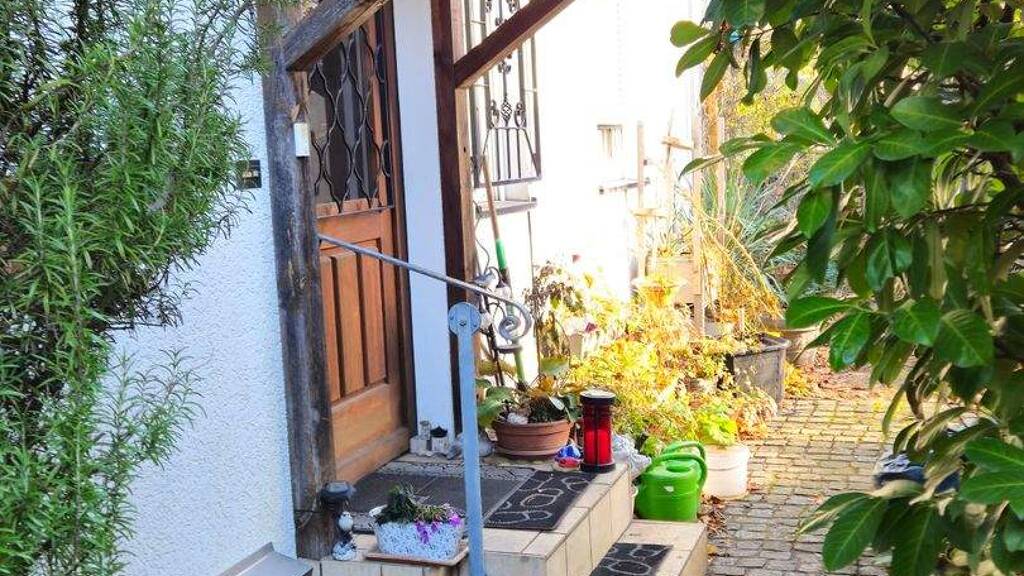 Sofort einziehen! Schöne Doppelhaushälfte in kinderfreundlicher Nachbarschaft inkl. Garage