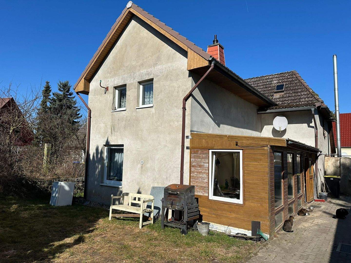 Immobilie in Brunn - Doppelhaushälfte im Dorf mit viel Land und Nebengelass - Bild 1