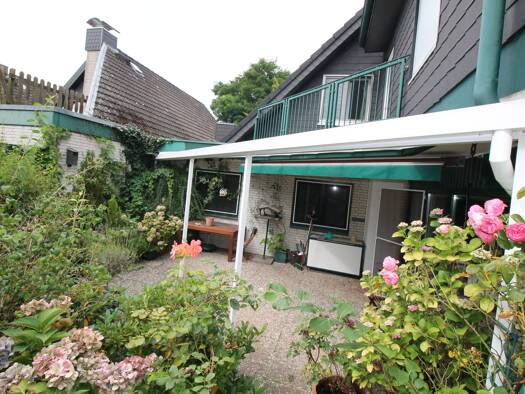 Einfamilienhaus zum Kauf 279.000 € 5 Zimmer 141 m² 557 m² Grundstück frei ab sofort Dorfstraße 38c Wahlstedt 23812