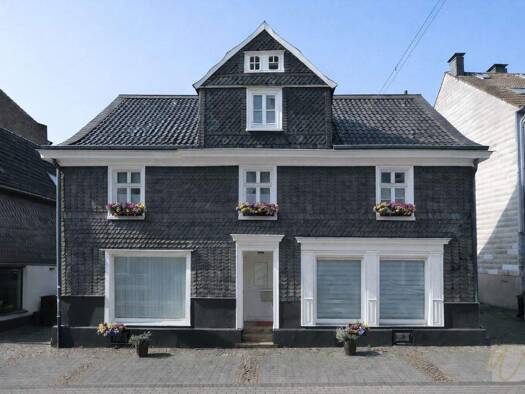 Stadthaus zum Kauf - Erstbezug 299.000 € 8 Zimmer 140 m² 210 m² Grundstück Wald Solingen 42719