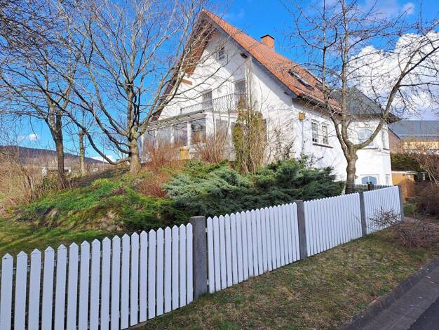 Einfamilienhaus zum Kauf provisionsfrei 500.000 € 8 Zimmer 250 m² 1.038 m² Grundstück Rhönstr.7 Platz Geroda 97779