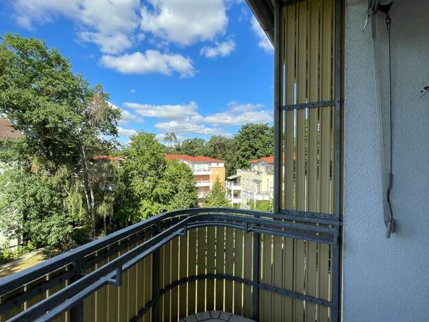 Wohnung zur Miete 642 € 3 Zimmer 71,8 m² 3. Geschoss frei ab 15.09.2026 Gebbertstraße 146 Erlangen-Süd Erlangen 91058
