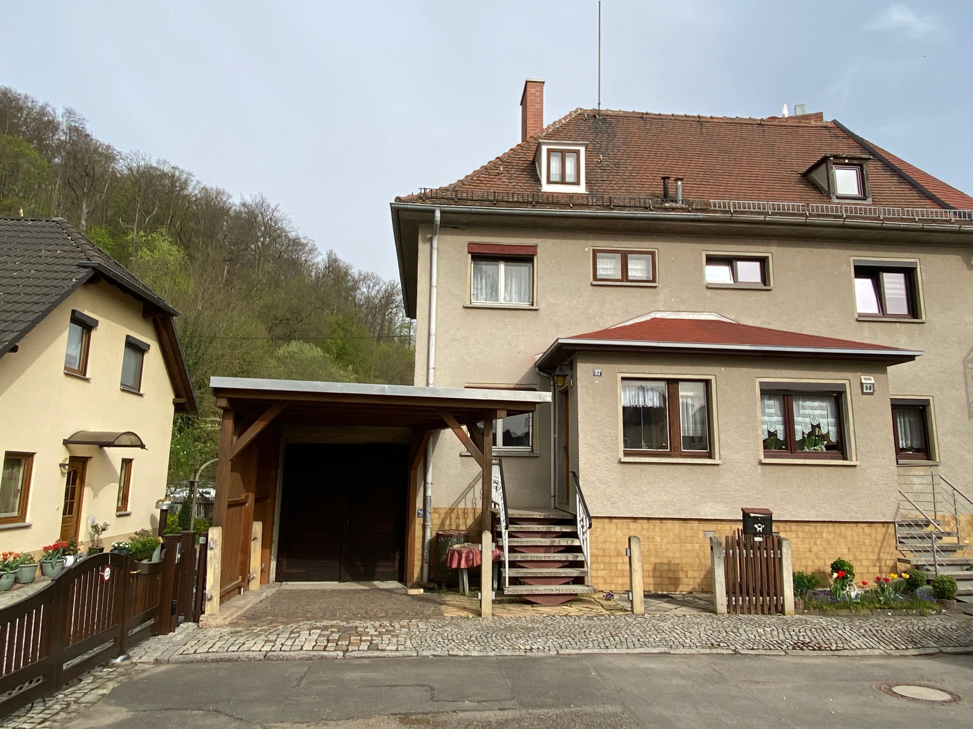 Reihenendhaus zum Kauf 99.000 € 5 Zimmer 83,5 m²<br/>Wohnfläche 237 m²<br/>Grundstück ab sofort<br/>Verfügbarkeit Debschwitz 1 Gera 07548