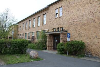 Wohnung zur Miete 375 € 2 Zimmer 62,5 m² Dachgeschoss frei ab sofort Am alten Schulhof 6 Wolfen Bitterfeld-Wolfen 06766