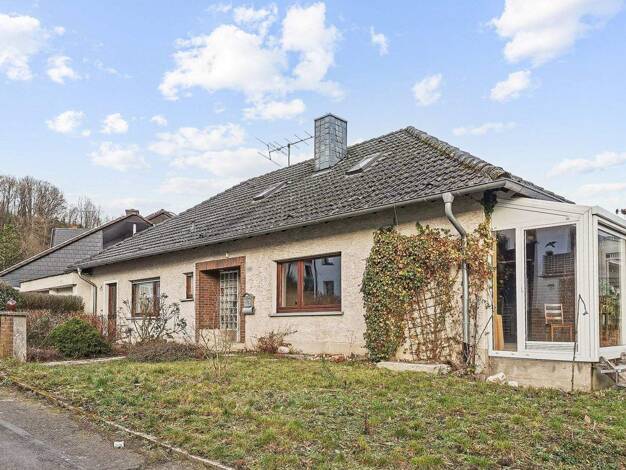 Mehrfamilienhaus zum Kauf 325.000 € 6 Zimmer 181,9 m² 612 m² Grundstück Dahlerbrück Schalksmühle 58579