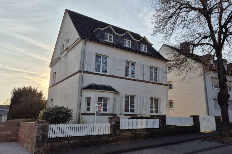 Haus zum Kauf 395.000 € 8 Zimmer 248 m² 622 m² Grundstück frei ab sofort Bitburg Bitburg 54634