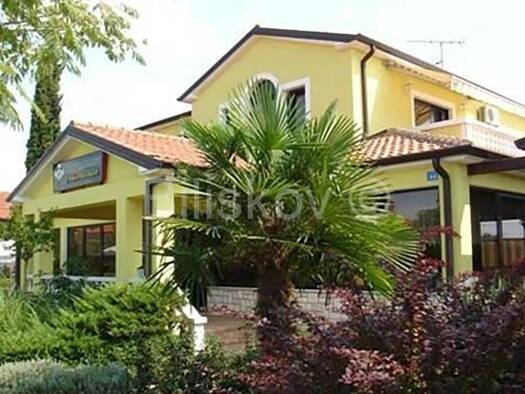 Haus zum Kauf 2.200.000 € 11 Zimmer 820 m² Zambratija