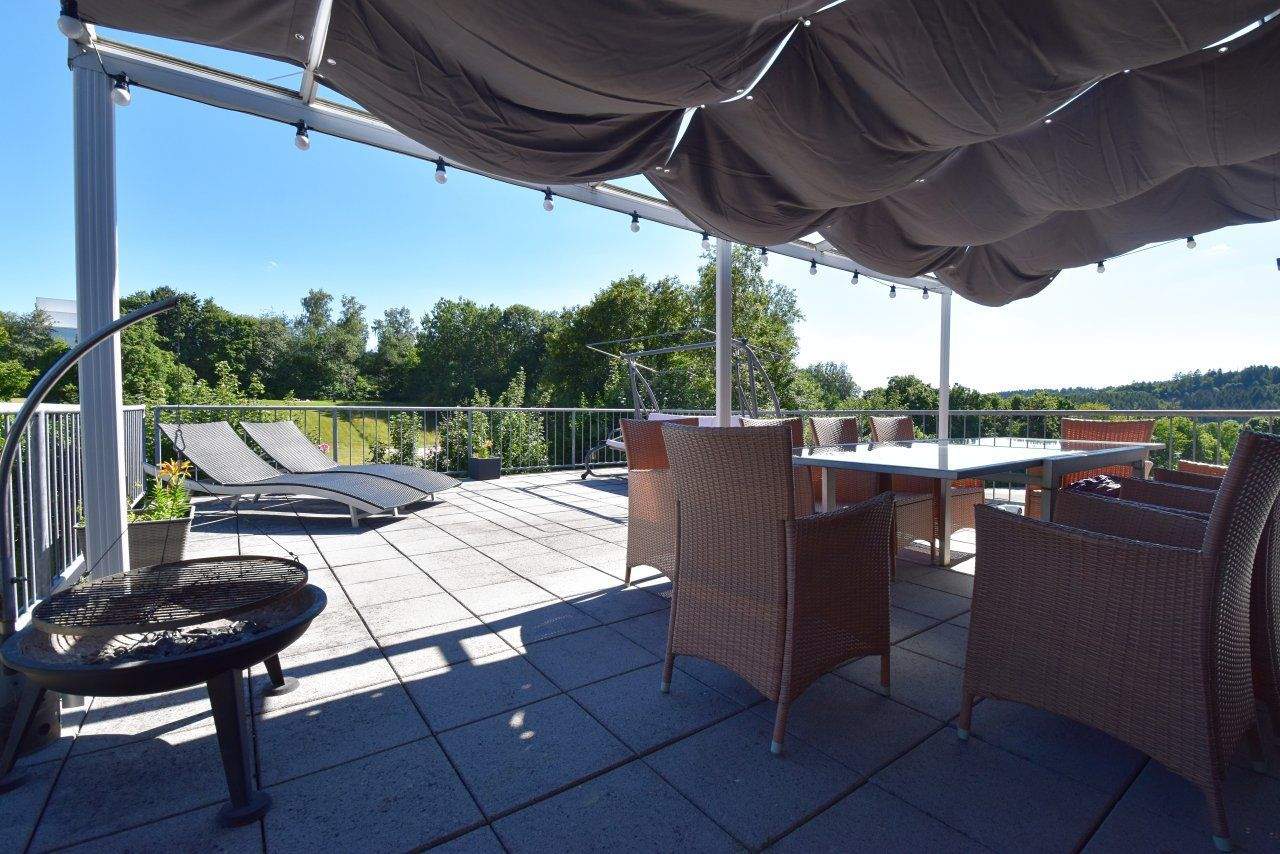 Immobilie in Hermeskeil - Stilvoll wohnen mit viel Platz: Modernisiertes Familienhaus mit besonderen Highlights und Option auf zwei Wohneinheiten - Bild 1