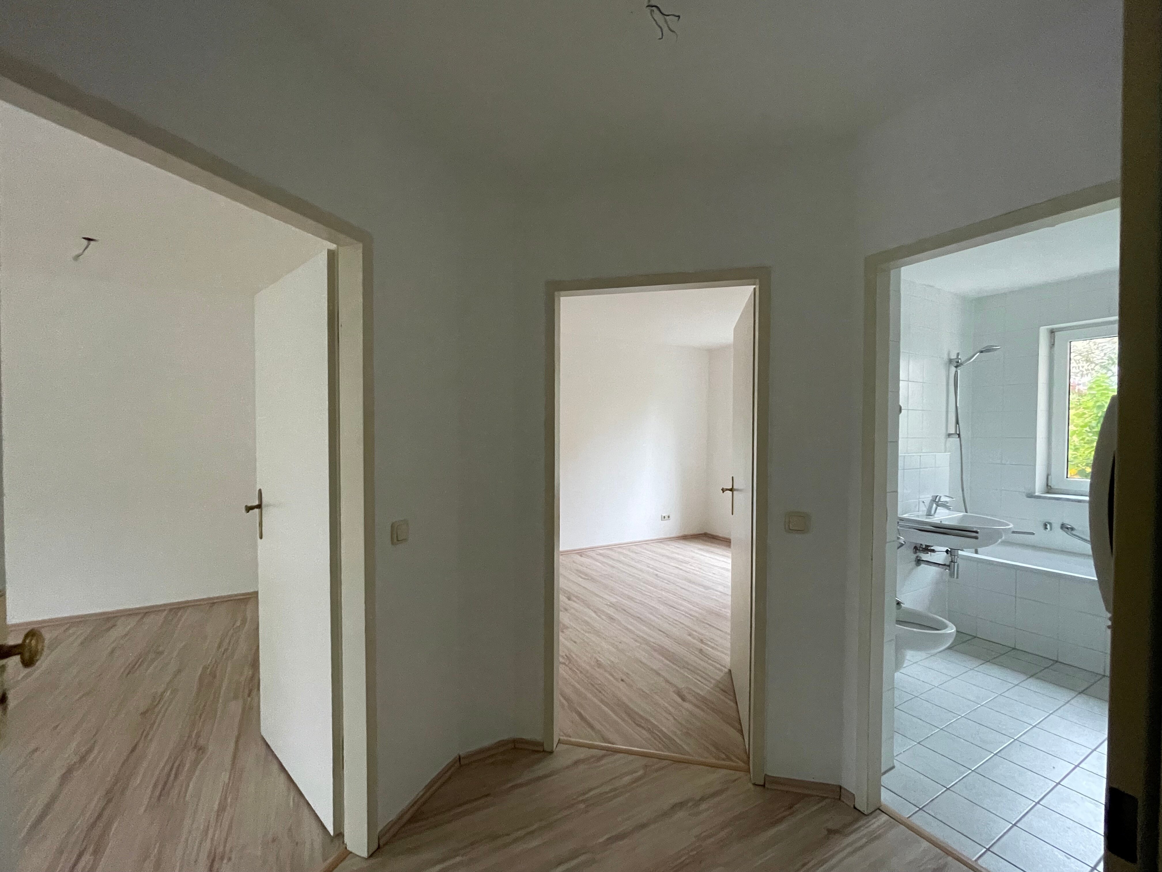 Wohnung zur Miete 432 € 2 Zimmer 54 m²<br/>Wohnfläche EG<br/>Geschoss ab sofort<br/>Verfügbarkeit Naundorfer Strasse Coswig 01640