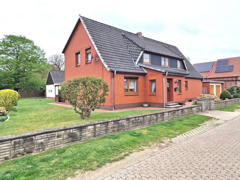 Mehrfamilienhaus zum Kauf 379.000 € 11 Zimmer 242 m² 1.143 m² Grundstück Gessel Syke-Gessel 28857