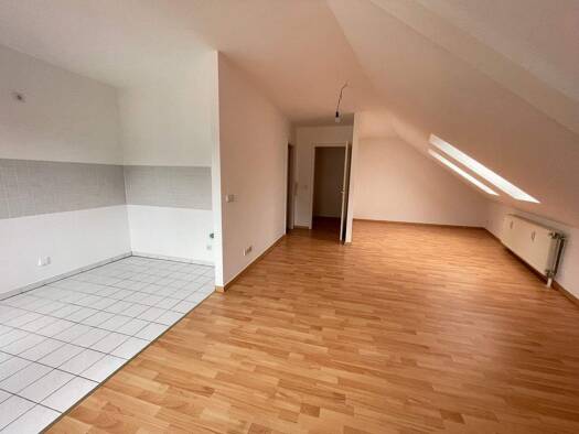 Studio zur Miete 310 € 1 Zimmer 39,4 m² 2. Geschoss frei ab sofort Hauptstraße 87 Adorf Neukirchen/Erzgebirge 09221