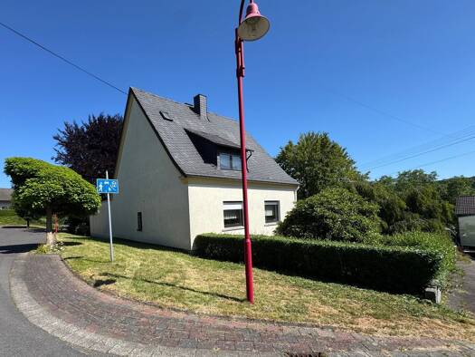 Einfamilienhaus zum Kauf 199.000 € 6 Zimmer 141 m² 911 m² Grundstück frei ab sofort Kirchergarten 6 Wahlrod Wahlrod 57614