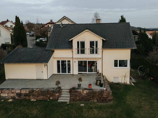 Einfamilienhaus zum Kauf provisionsfrei 1.100.000 € 6,5 Zimmer 210 m² 933 m² Grundstück Hindelwangen Stockach 78333